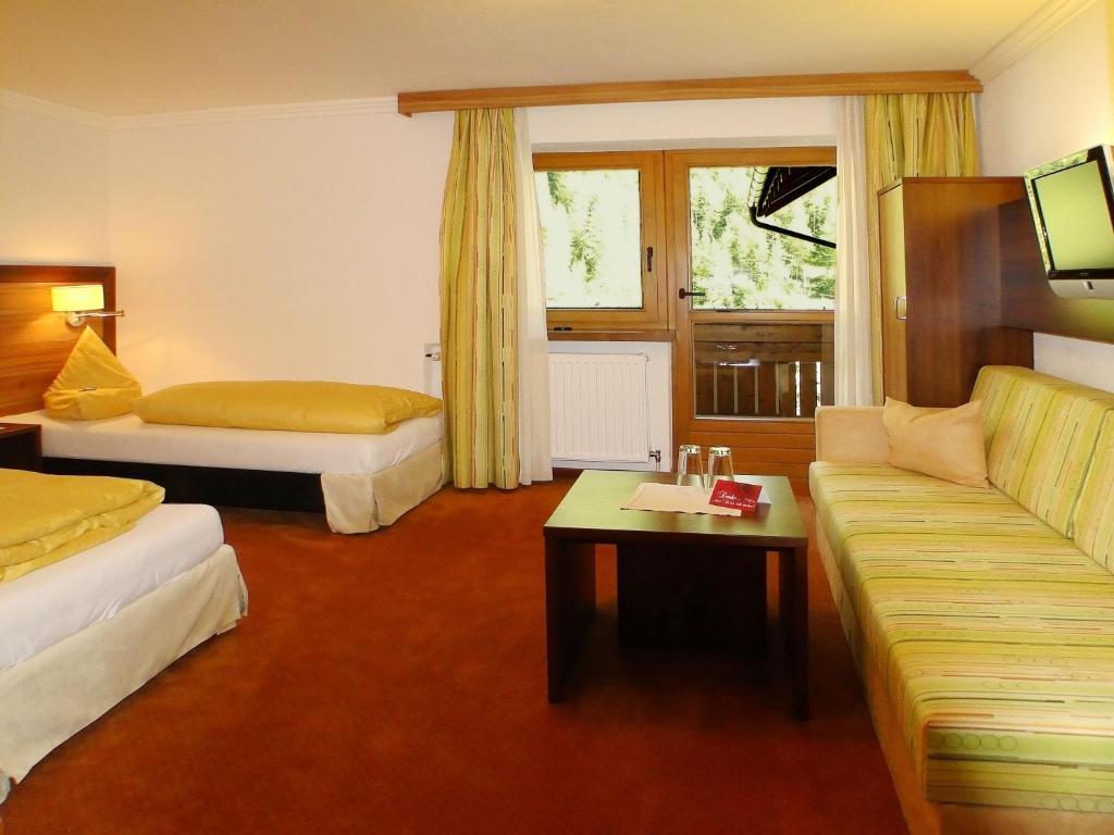 Double Room,41818651:JPEG